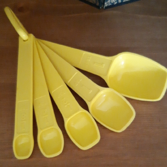 Tupperware Measuring spoons - Picture 1 of 1
